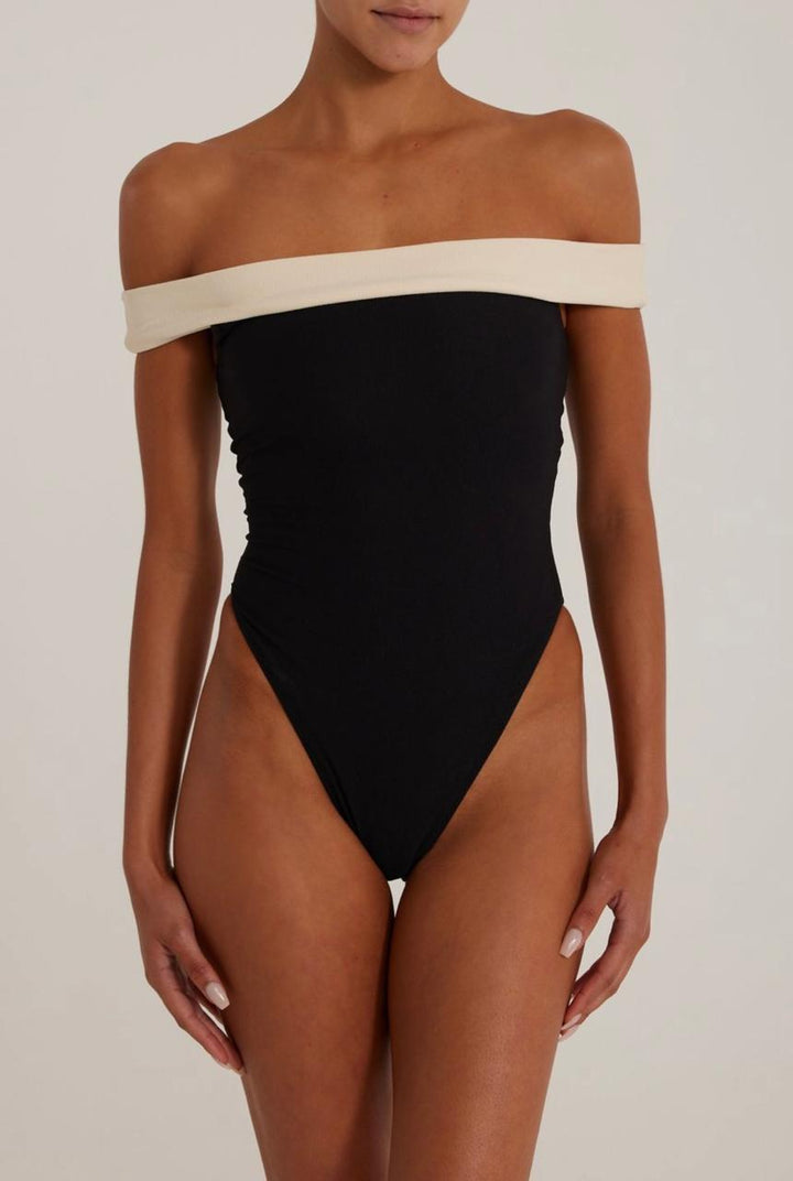 Mercia One Piece